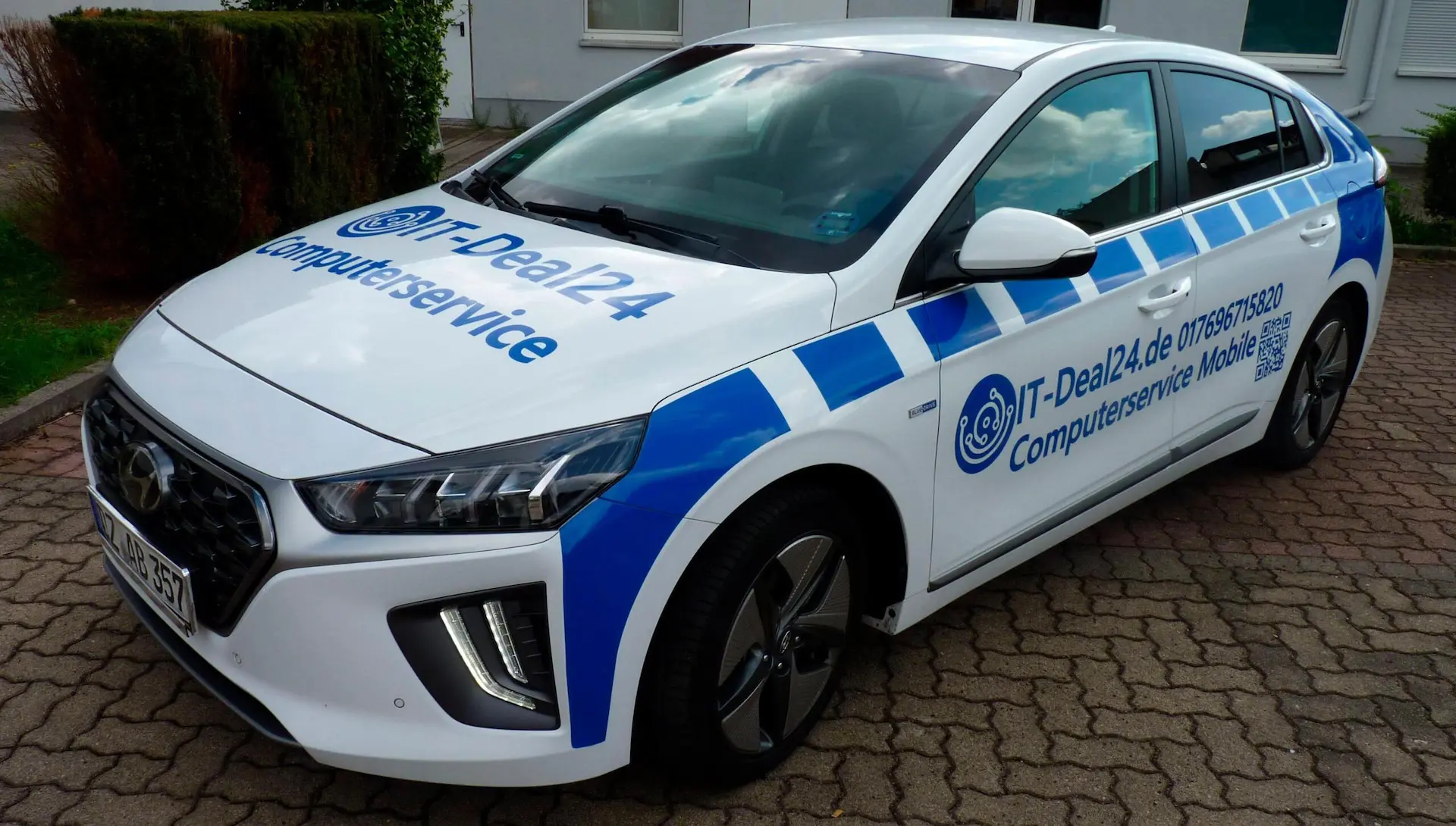 IT-Deal24 Firmenfahrzeug – Computerreparatur vor Ort in Leipzig